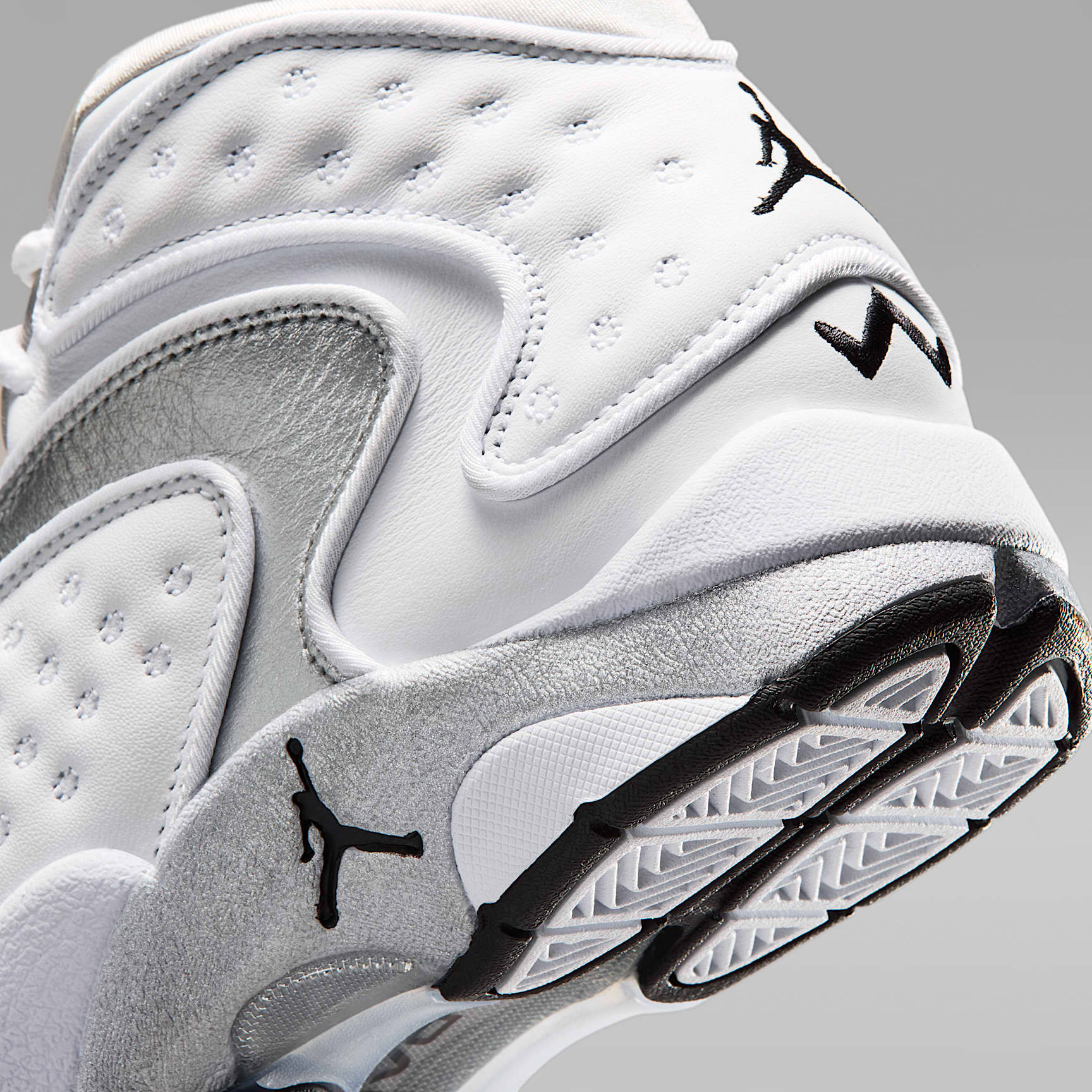 Air Jordan OG Damenschuh – Weiß/Schwarz/Metallic Silver