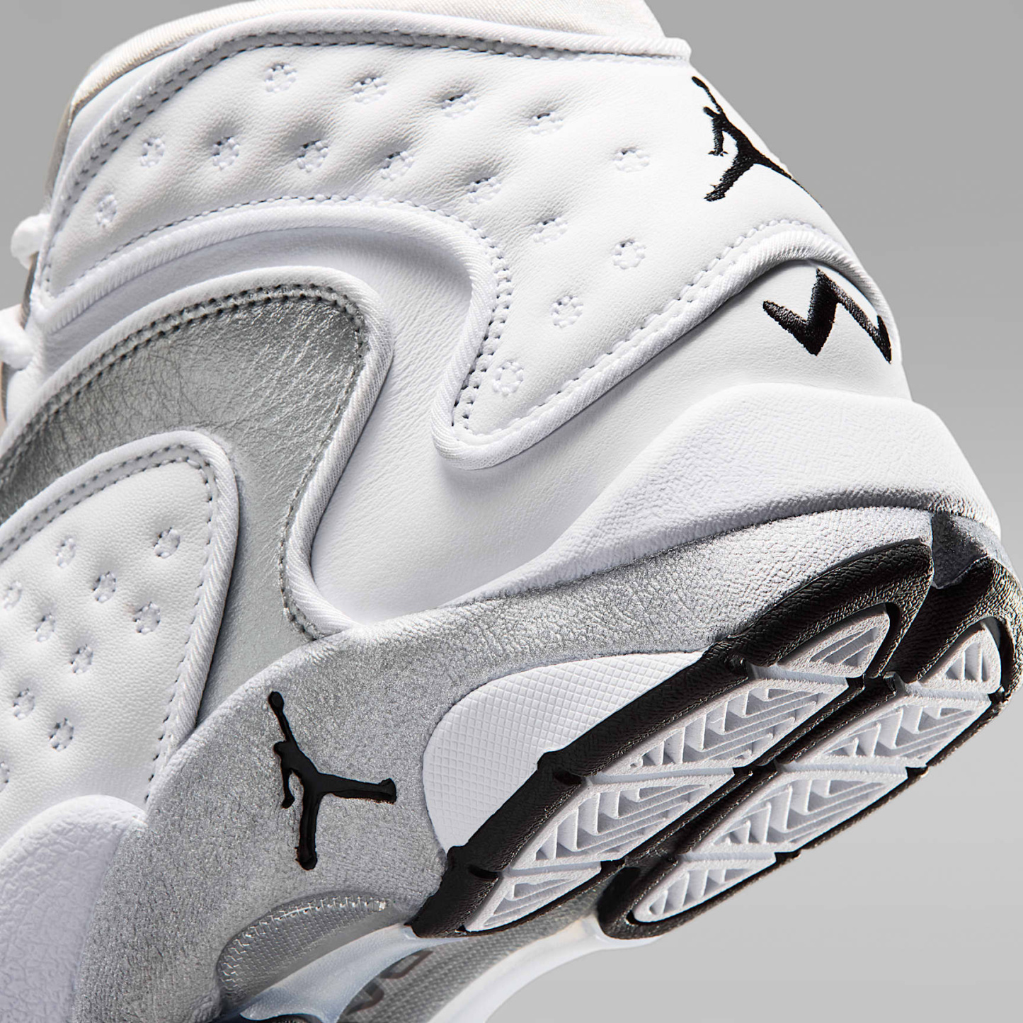 Air Jordan OG Damenschuh – Weiß/Schwarz/Metallic Silver