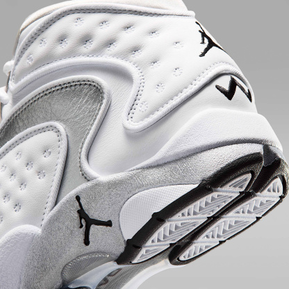 Air Jordan OG Damenschuh – Weiß/Schwarz/Metallic Silver