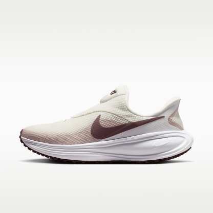 Nike Revolution 8 EasyOn Straßenlaufschuh (Damen) – Phantom/Weiß/Silt Red/Tattoo