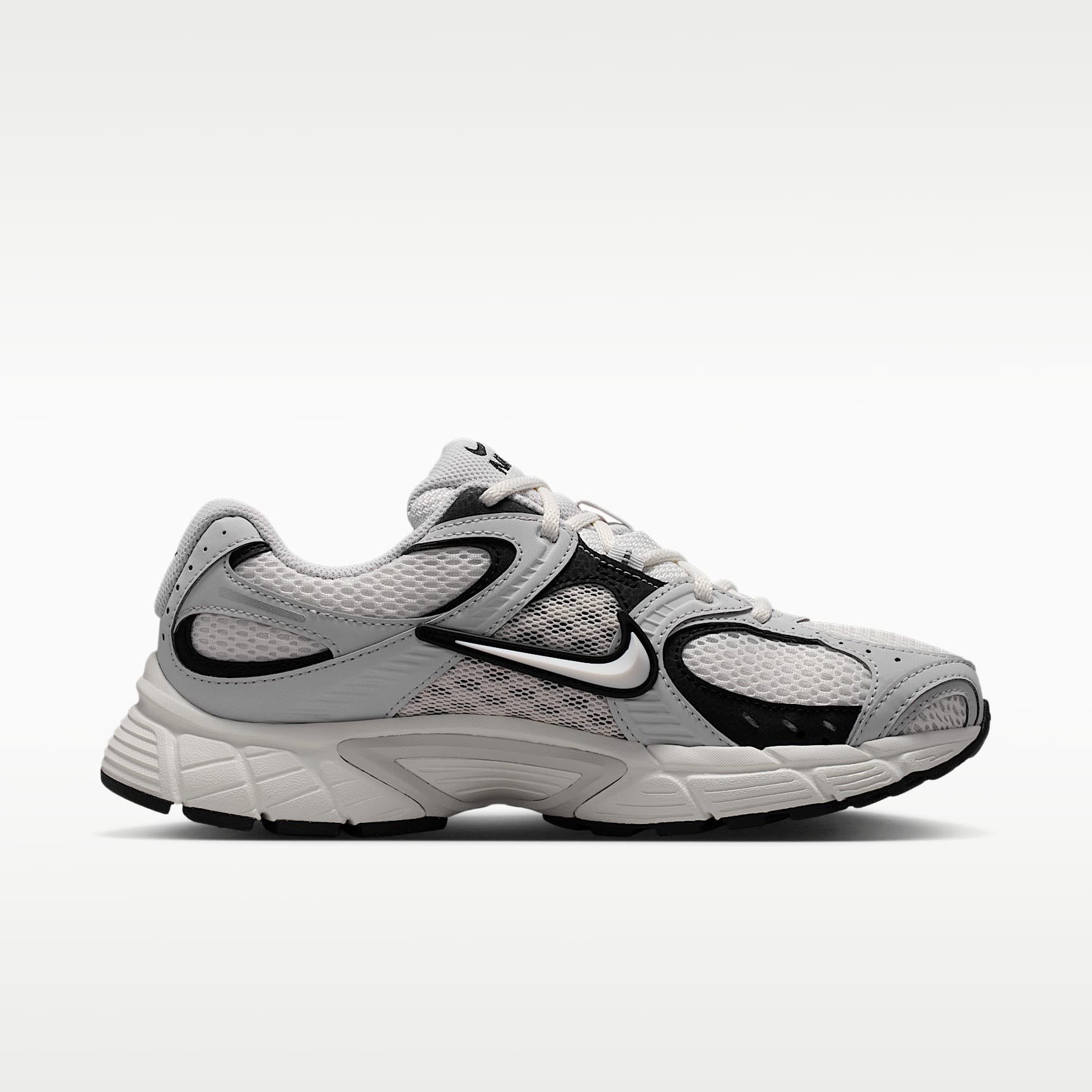 Nike V5 RNR Schuh (Damen) – Sail/Schwarz/Vast Grey/Sail