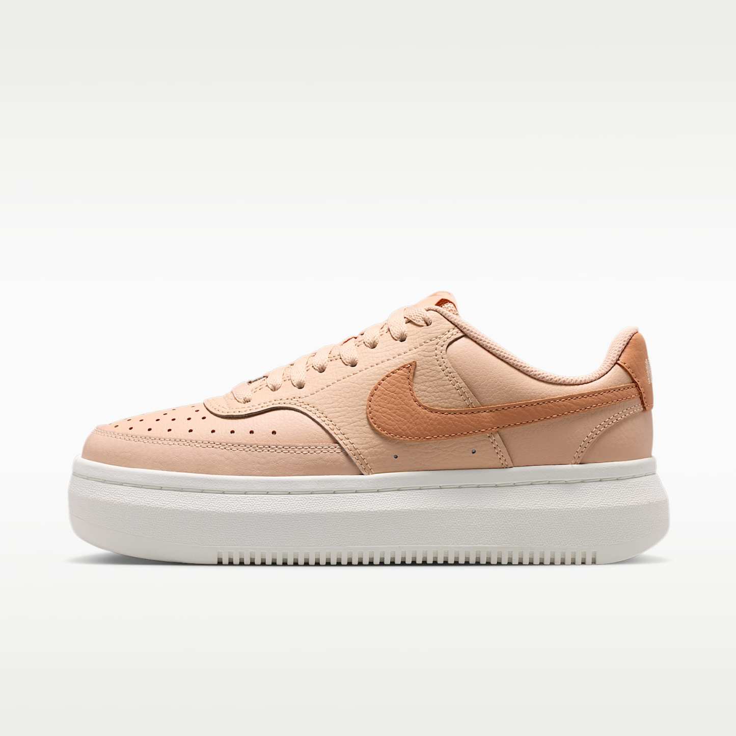 Nike Court Vision Alta Schuh (Damen) – Shimmer/Sail/Light Cognac