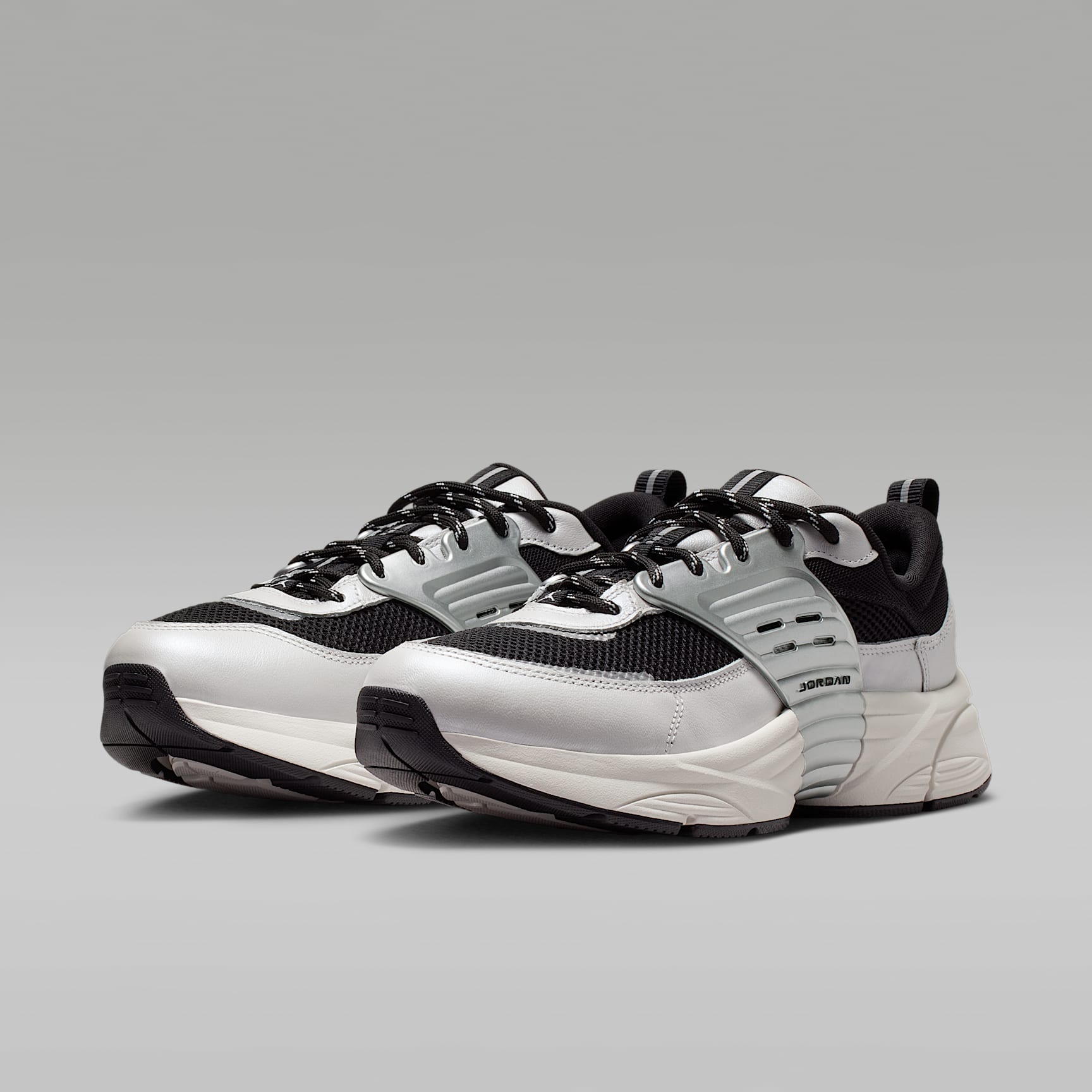 Jordan Trunner O/S Schuhe (Herren) – Photon Dust/Schwarz/Sail/Weiß