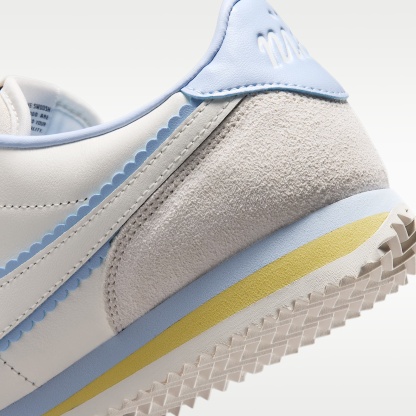 Nike Cortez Schuh (Damen) – Sail/Soft Yellow/Hydrogen Blue/Sail