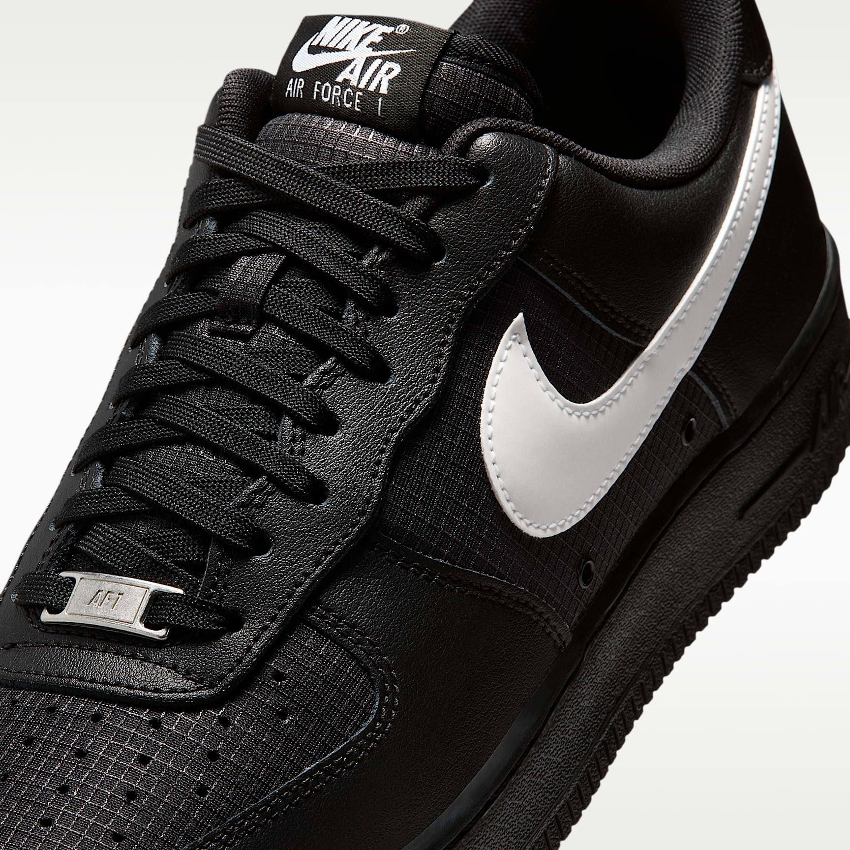 Nike Air Force 1 '07 LV8 Schuh (Herren) – Schwarz/Schwarz/Weiß