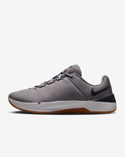 Nike MC Trainer 4 Trainingsschuh (Herren) – Pencil Point/Photon Dust/Gum Medium Brown/Dark Smoke Grey