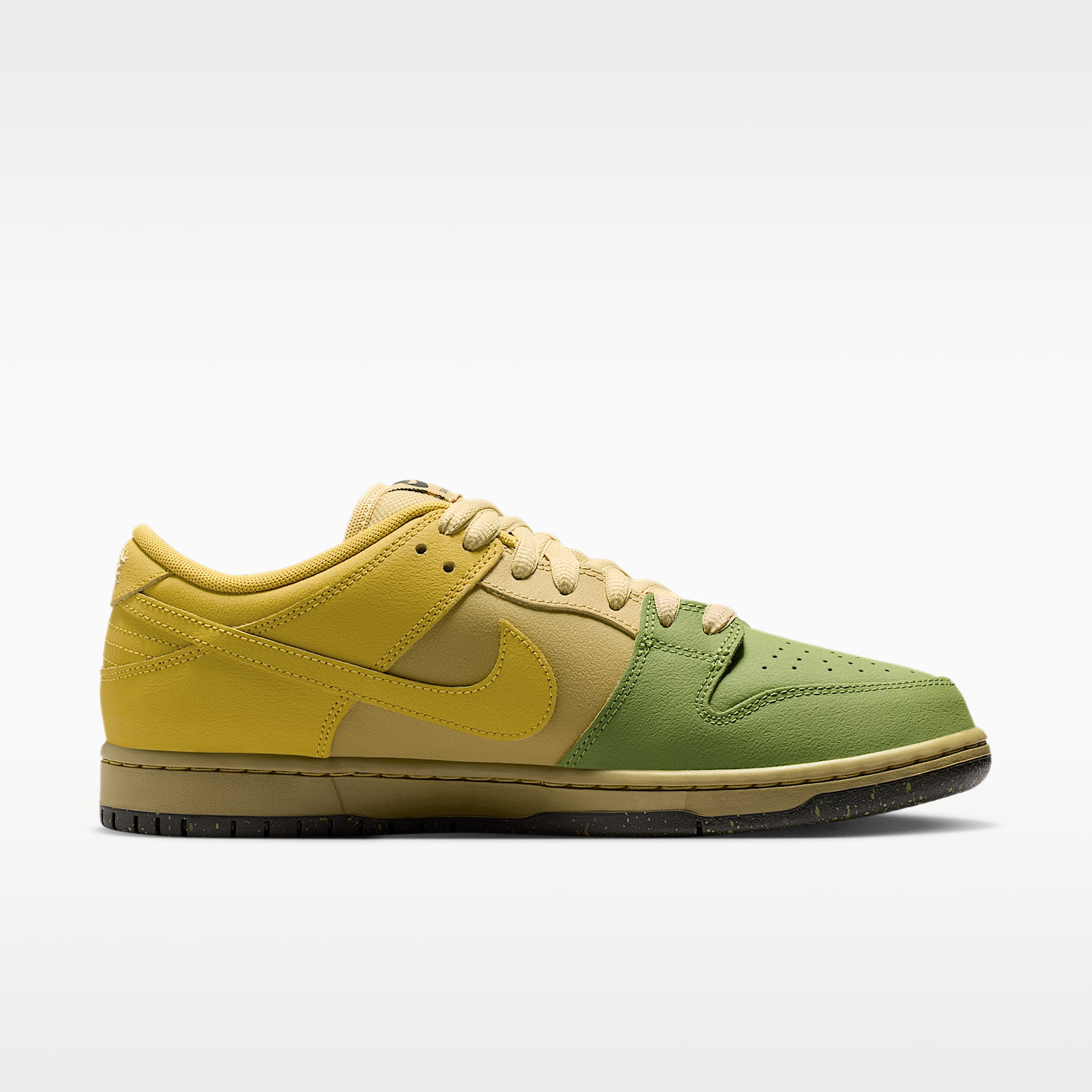 Nike SB Dunk Low Pro Skate-Schuh (Herren) – Saffron Quartz/Pear/Buff Gold/Saffron Quartz