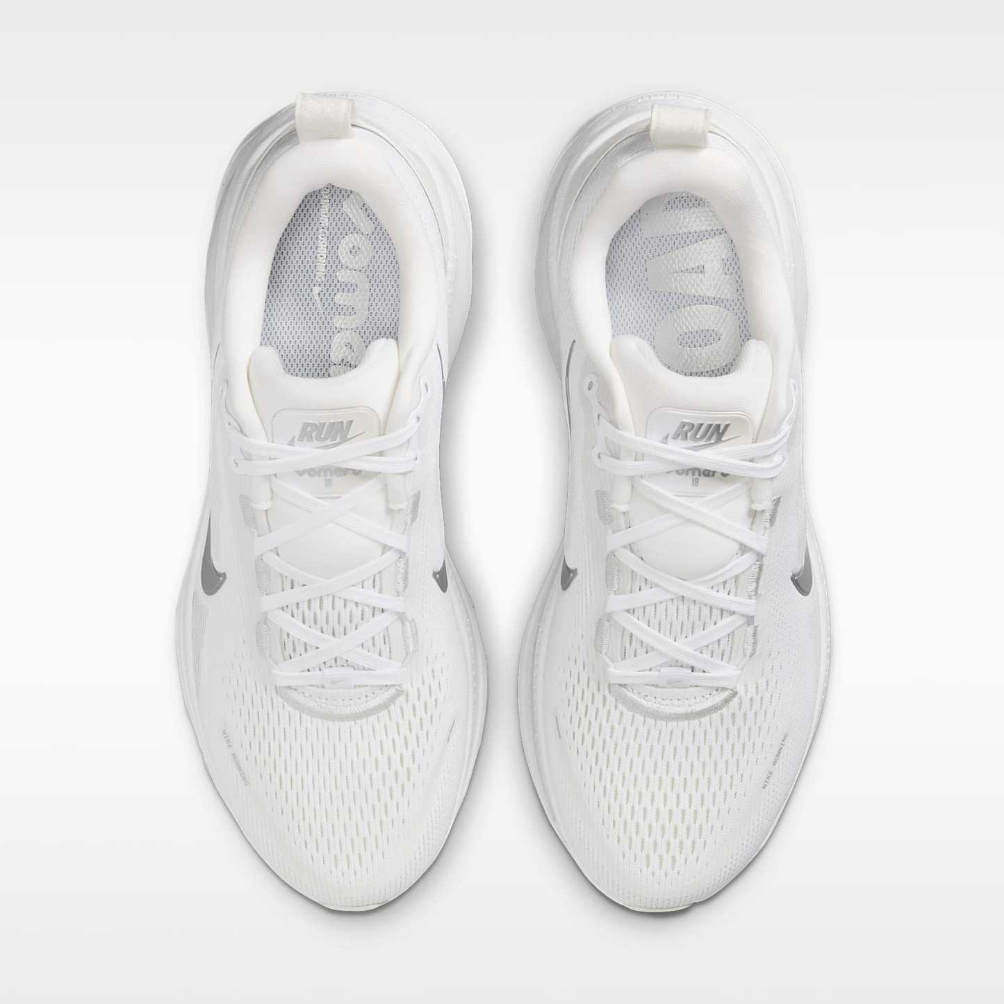 Nike Vomero 18 Straßenlaufschuh (Damen) – Weiß/Photon Dust/Summit White/Metallic Silver
