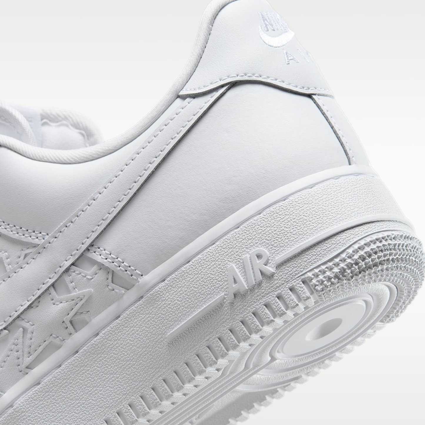 Nike Air Force 1 '07 Edge Herrenschuh – Weiß/Metallic Silver/Weiß