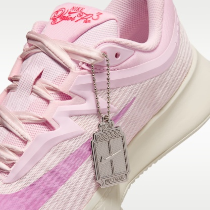 Nike Vapor Pro 3 Premium Tennisschuh für Clay Courts (Damen) – Pearl Pink/Pink Foam/Chalk/Light Magenta