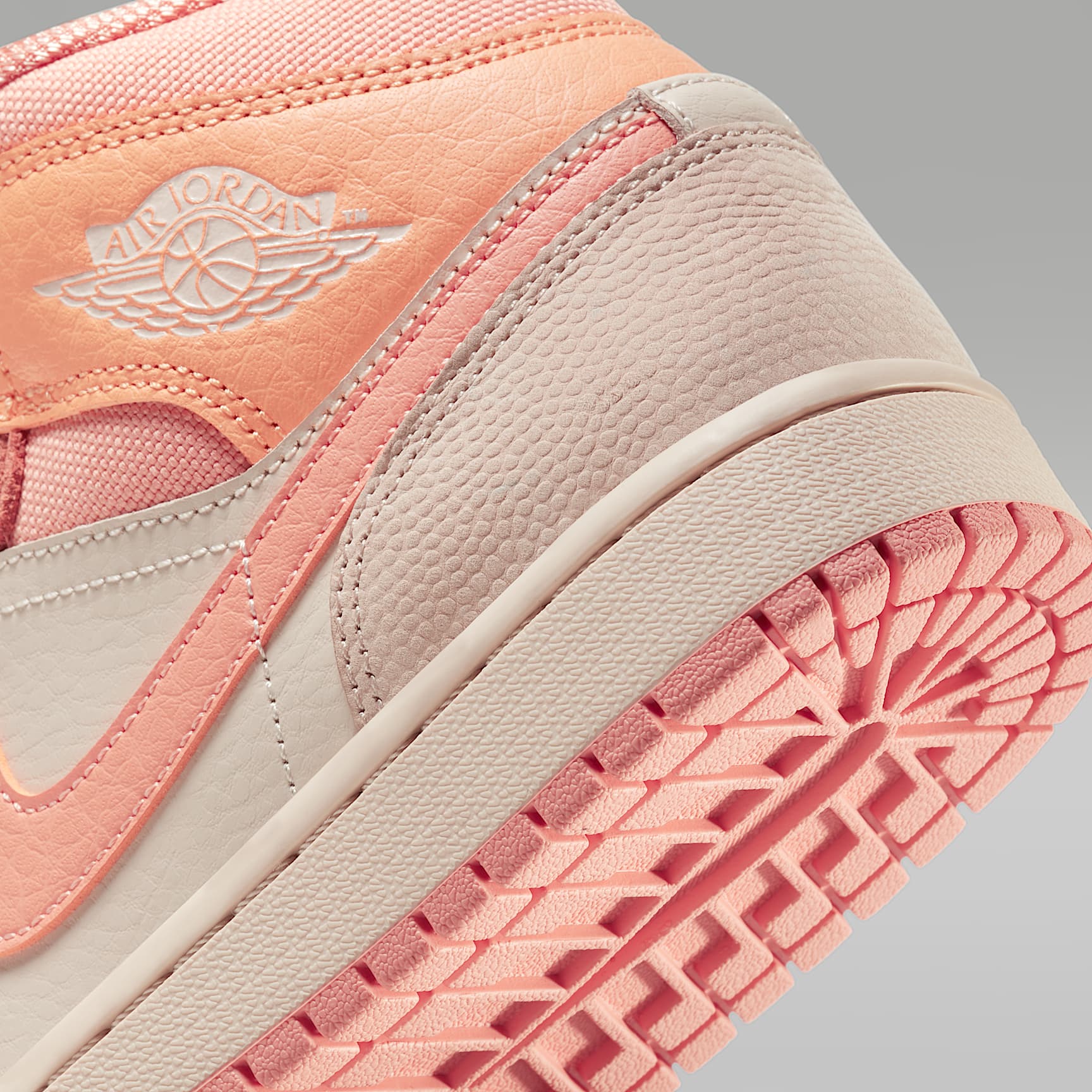 Air Jordan 1 Mid Damenschuh – Atomic Orange/Terra Blush/Shimmer/Apricot Agate