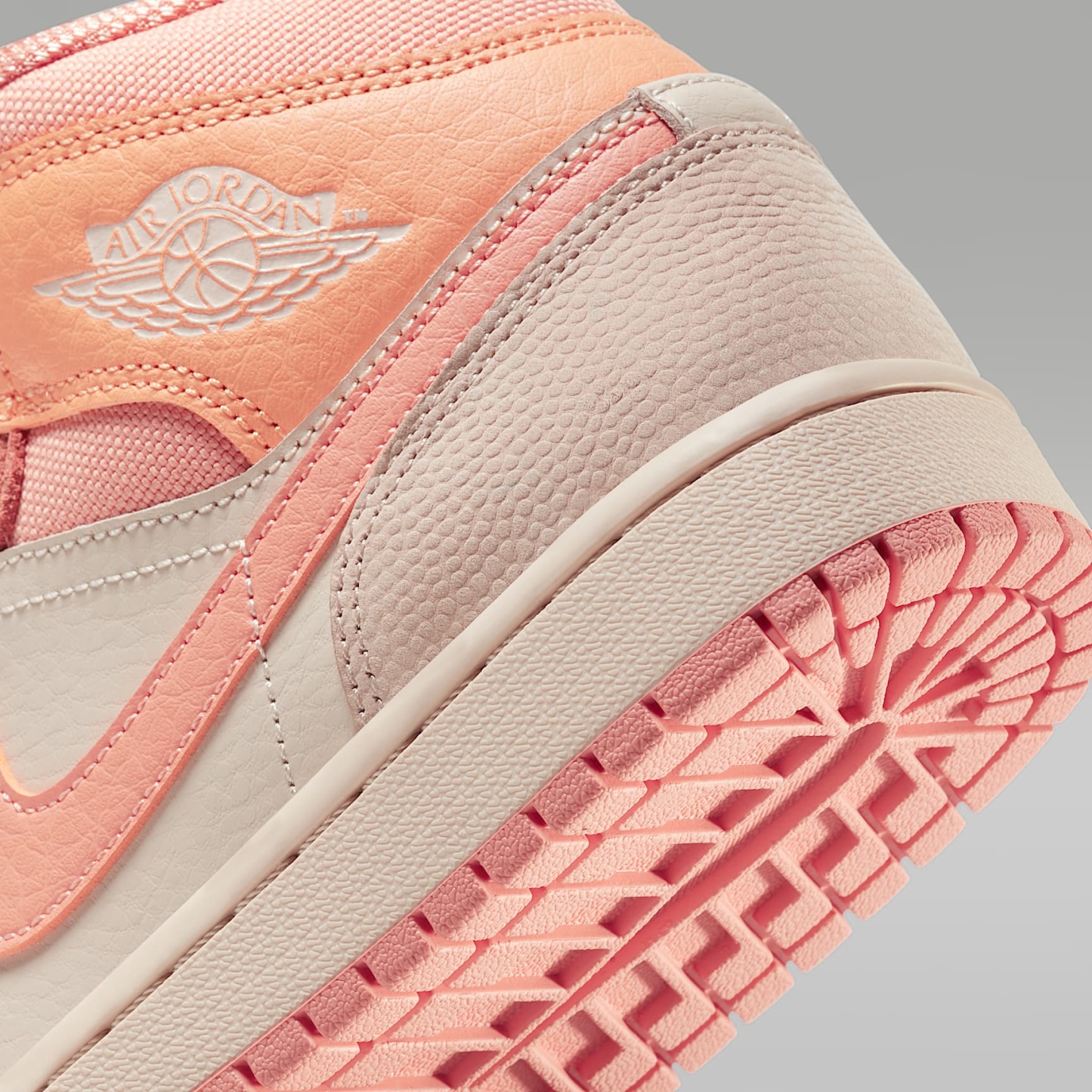 Air Jordan 1 Mid Damenschuh – Atomic Orange/Terra Blush/Shimmer/Apricot Agate