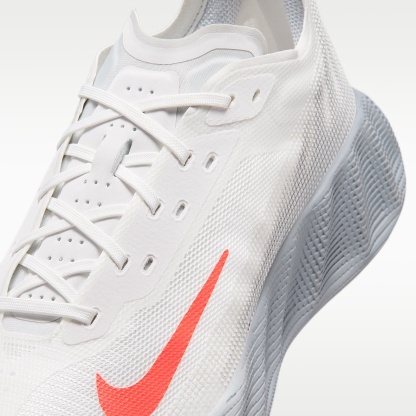 Nike Ava X Mesh Schuh (Herren) – Summit White/Wolf Grey/Schwarz/Infrared 23