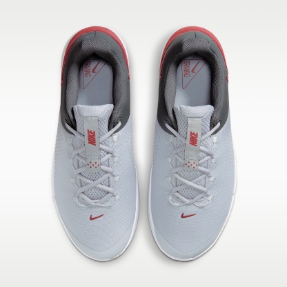 Nike MC Trainer 4 Trainingsschuh (Herren) – Wolf Grey/Iron Grey/Weiß/University Red