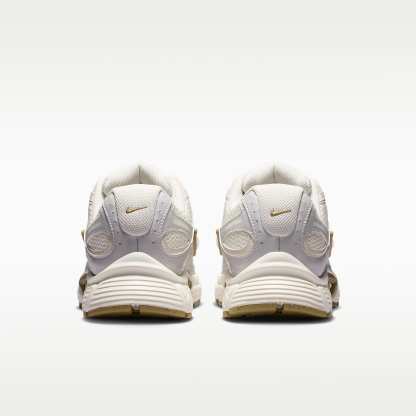 Nike V5 RNR Schuh mit reflektierenden Akzenten (Damen) – Sail/Parachute Beige/Light Orewood Brown/Sail