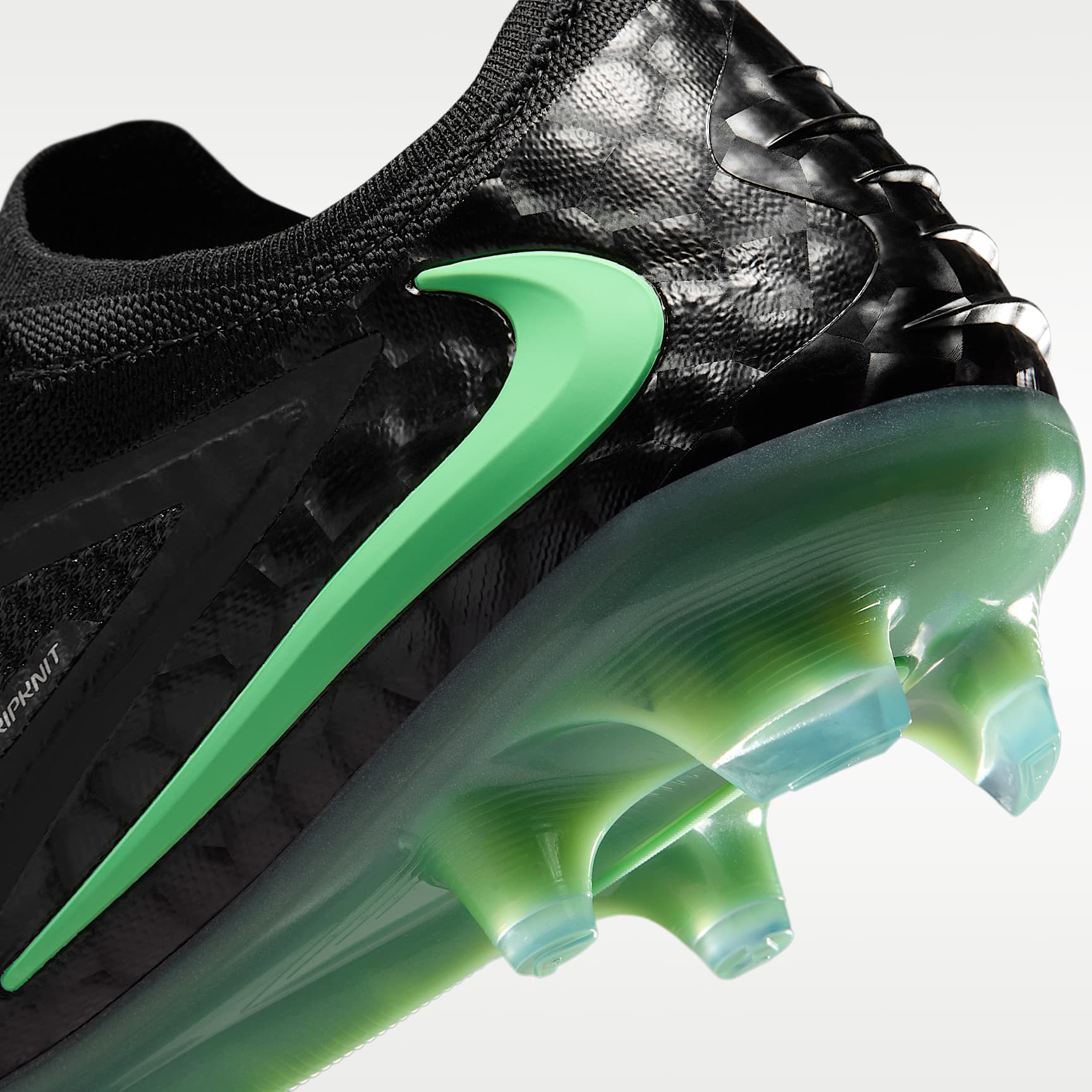 Nike Phantom 6 Low Elite Fußballschuh für normalen Rasen – Schwarz/Schwarz/Illusion Green
