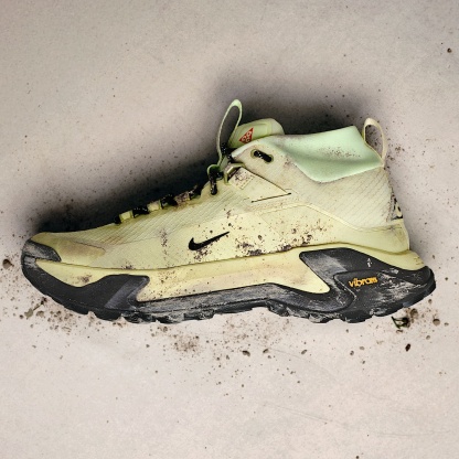 ACG Zegama Hike Wanderschuh (Damen) – Life Lime/Barely Volt/Smoke Grey/Dark Smoke Grey