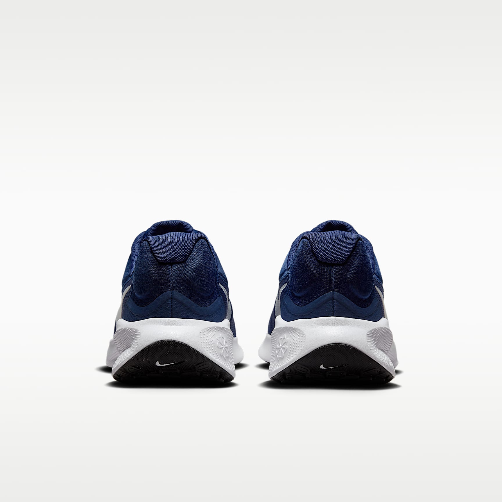 Nike Revolution 7 Straßenlaufschuh für Herren – Midnight Navy/Schwarz/Weiß/Pure Platinum