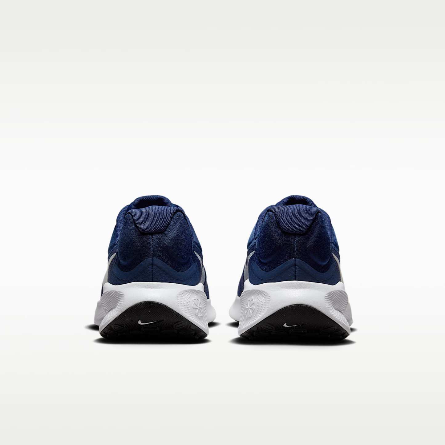 Nike Revolution 7 Straßenlaufschuh für Herren – Midnight Navy/Schwarz/Weiß/Pure Platinum
