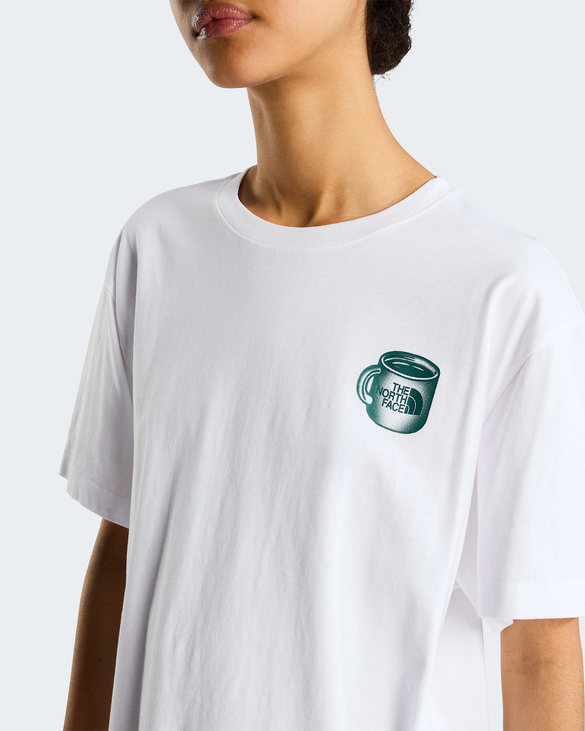 Unisex Basecamp Barista Graphic T-Shirt mit lockerer Passform – TNF White-Pacific Teal