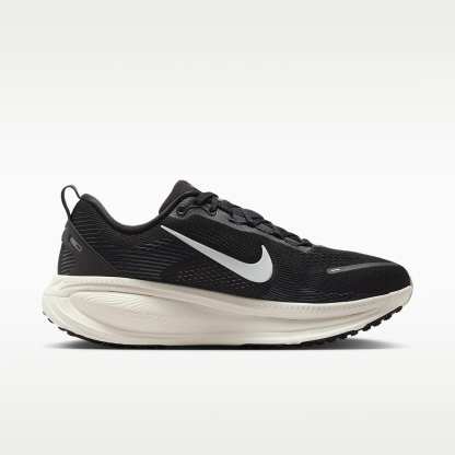 Nike Vomero 18 Herren-Laufschuh (weit) – Schwarz/Coconut Milk/Light Iron Ore/Summit White