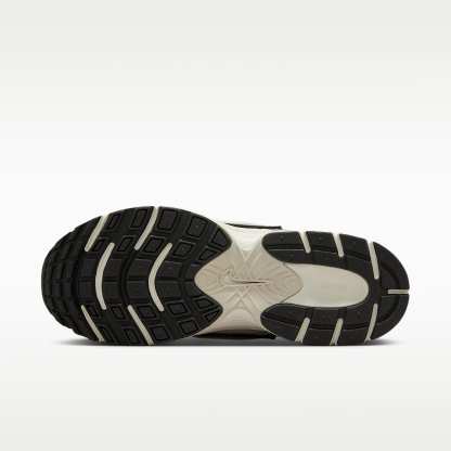 Nike V5 RNR Schuh mit reflektierenden Akzenten (Damen) – Summit White/Sail/Schwarz/Light Orewood Brown