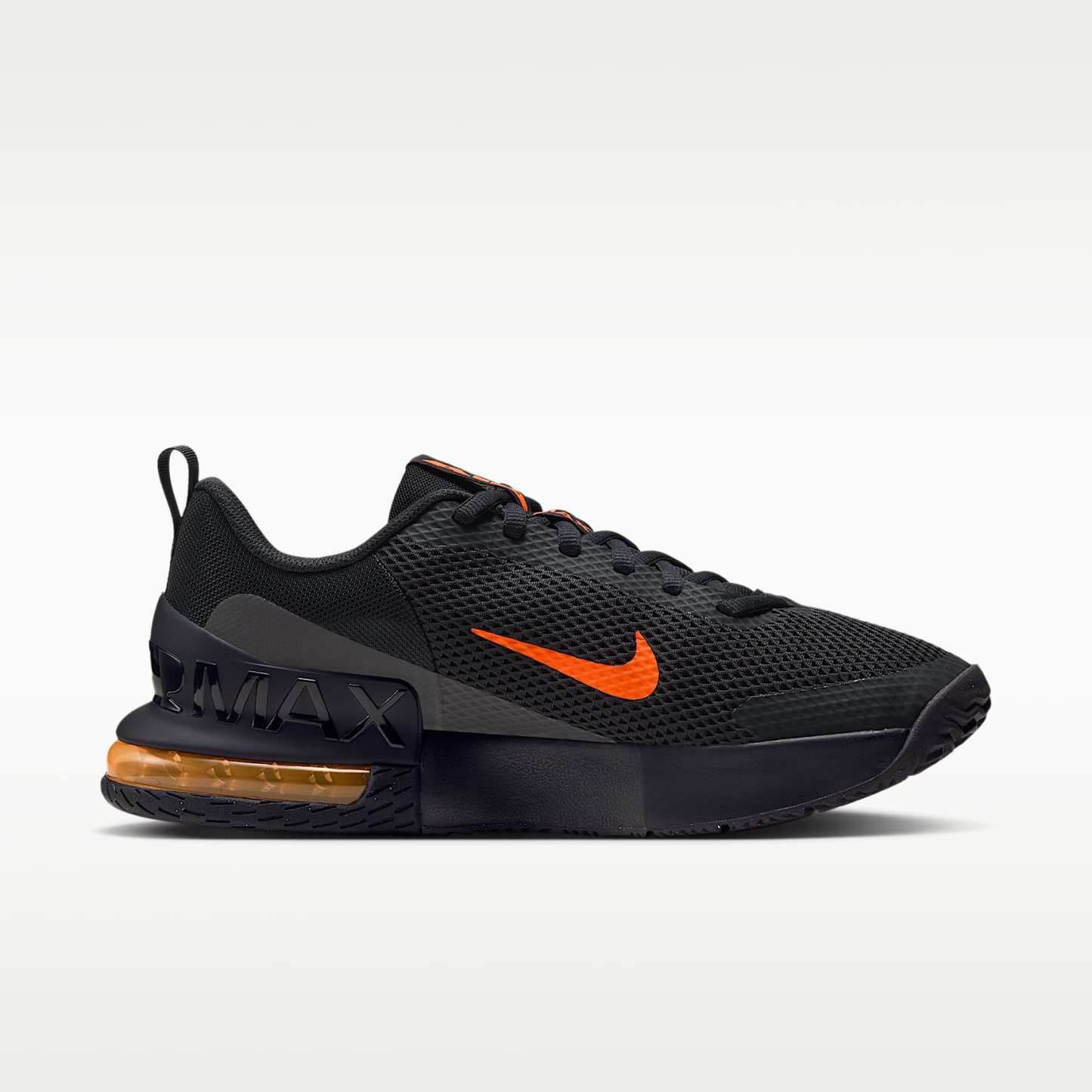 Nike Air Max Alpha Trainer 6 Workout-Schuh (Herren) – Off Noir/Medium Ash/Cream II/Total Orange