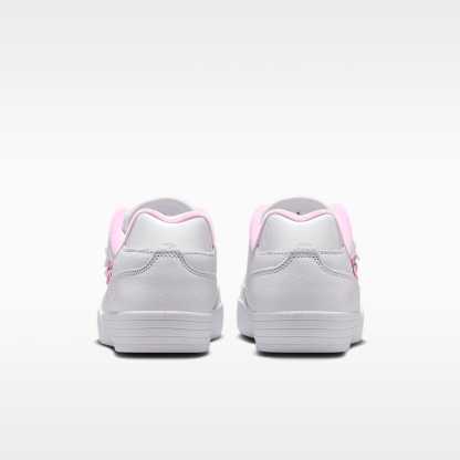 Nike Tennis Centre "Florette" Schuh (Damen) – Weiß/Bleached Lilac/Metallic Silver/Pink Rise