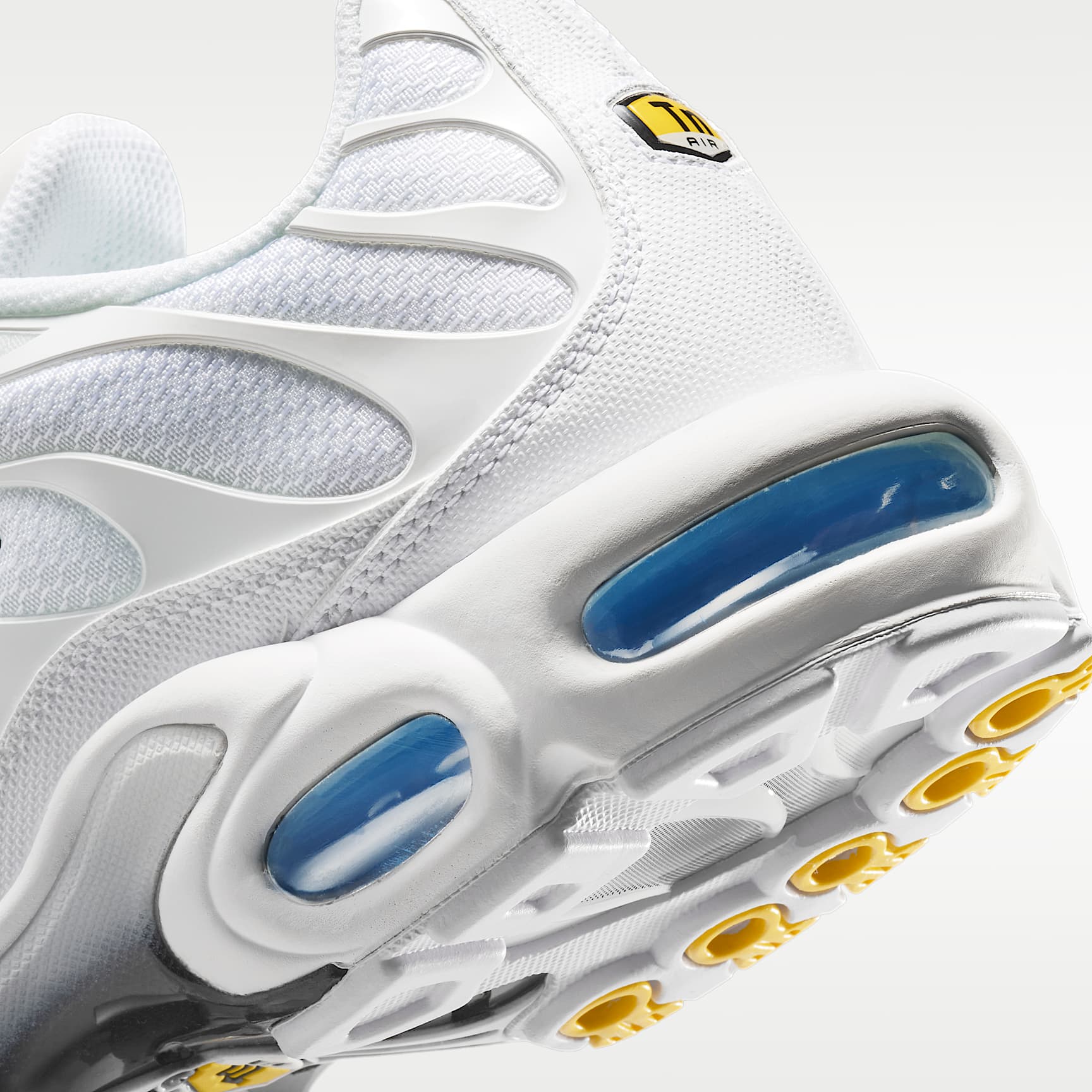 Nike Air Max Plus Schuh (Herren) – Weiß/Schwarz/Blue Crystal