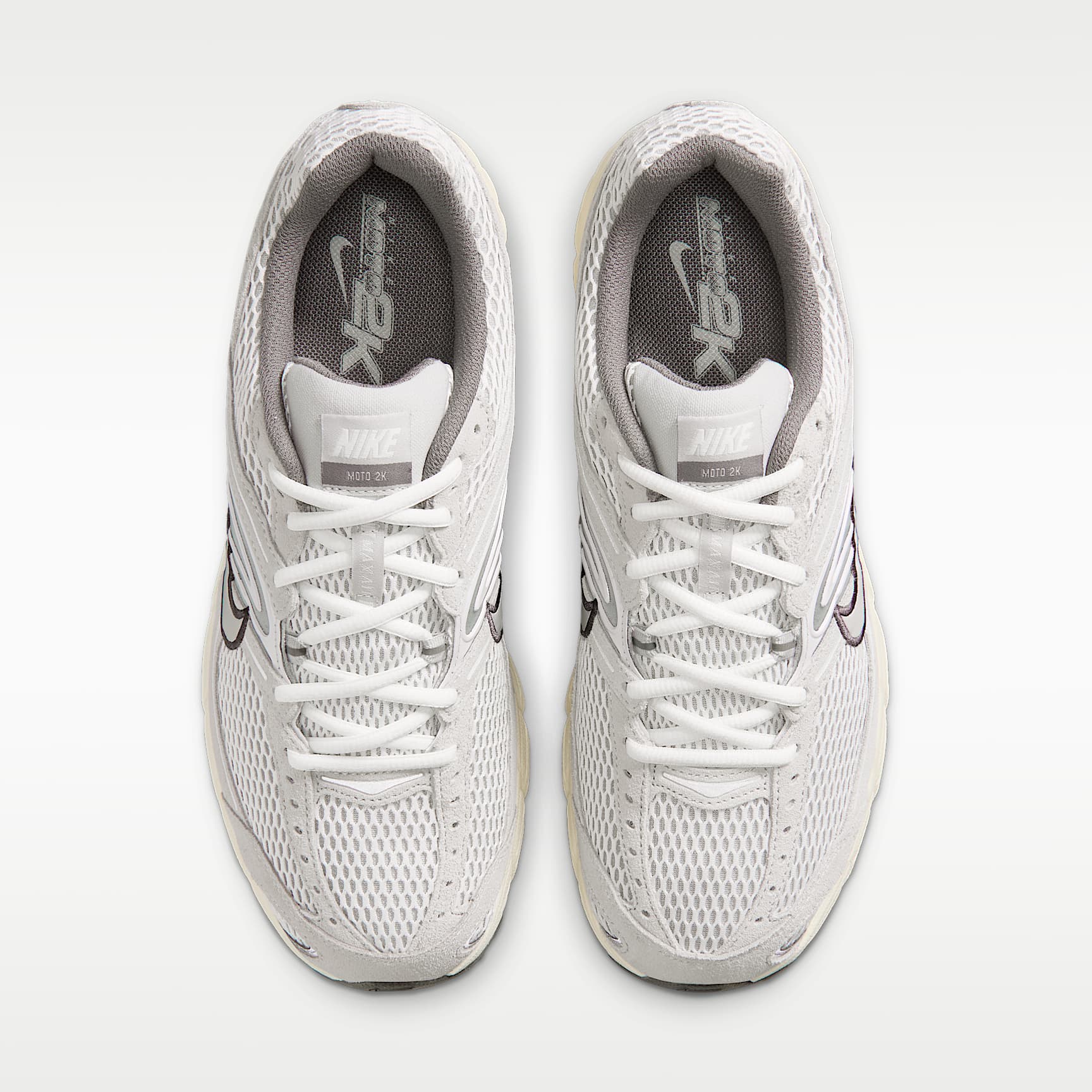Nike Air Max Moto 2K Schuh (Herren) – Grey Fog/Gunsmoke/Coconut Milk/Summit White