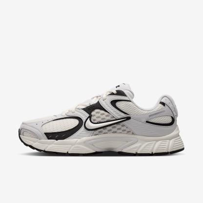Nike V5 RNR Schuh (Herren) – Sail/Schwarz/Vast Grey/Sail