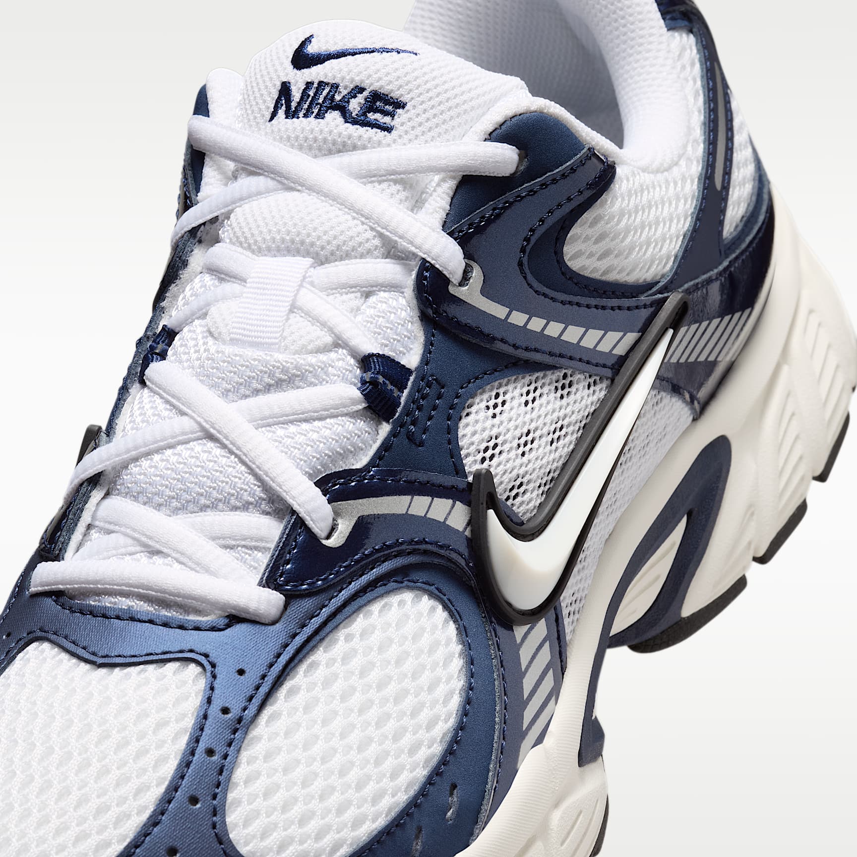 Nike V5 RNR Schuh (Herren) – Weiß/Midnight Navy/Metallic Silver/Weiß