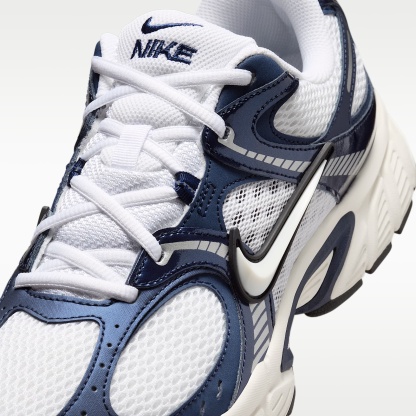 Nike V5 RNR Schuh (Herren) – Weiß/Midnight Navy/Metallic Silver/Weiß