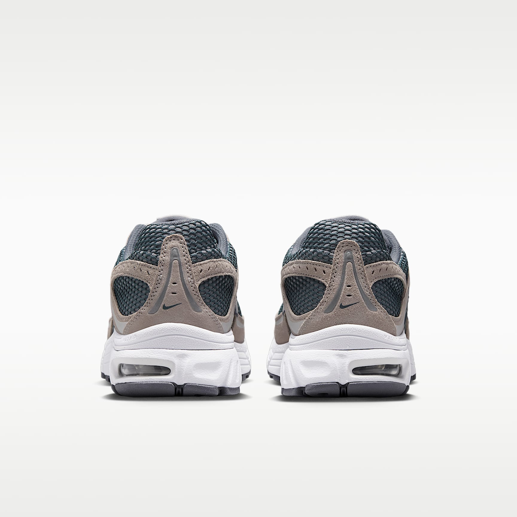 Nike Air Max Moto 2K Schuh (Herren) – Cool Grey/Photon Dust/Wolf Grey/Weiß