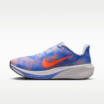 Nike Pegasus 42 Straßenlaufschuh (Damen) – Bleached Lilac/Royal Pulse/Summit White/Hyper Crimson