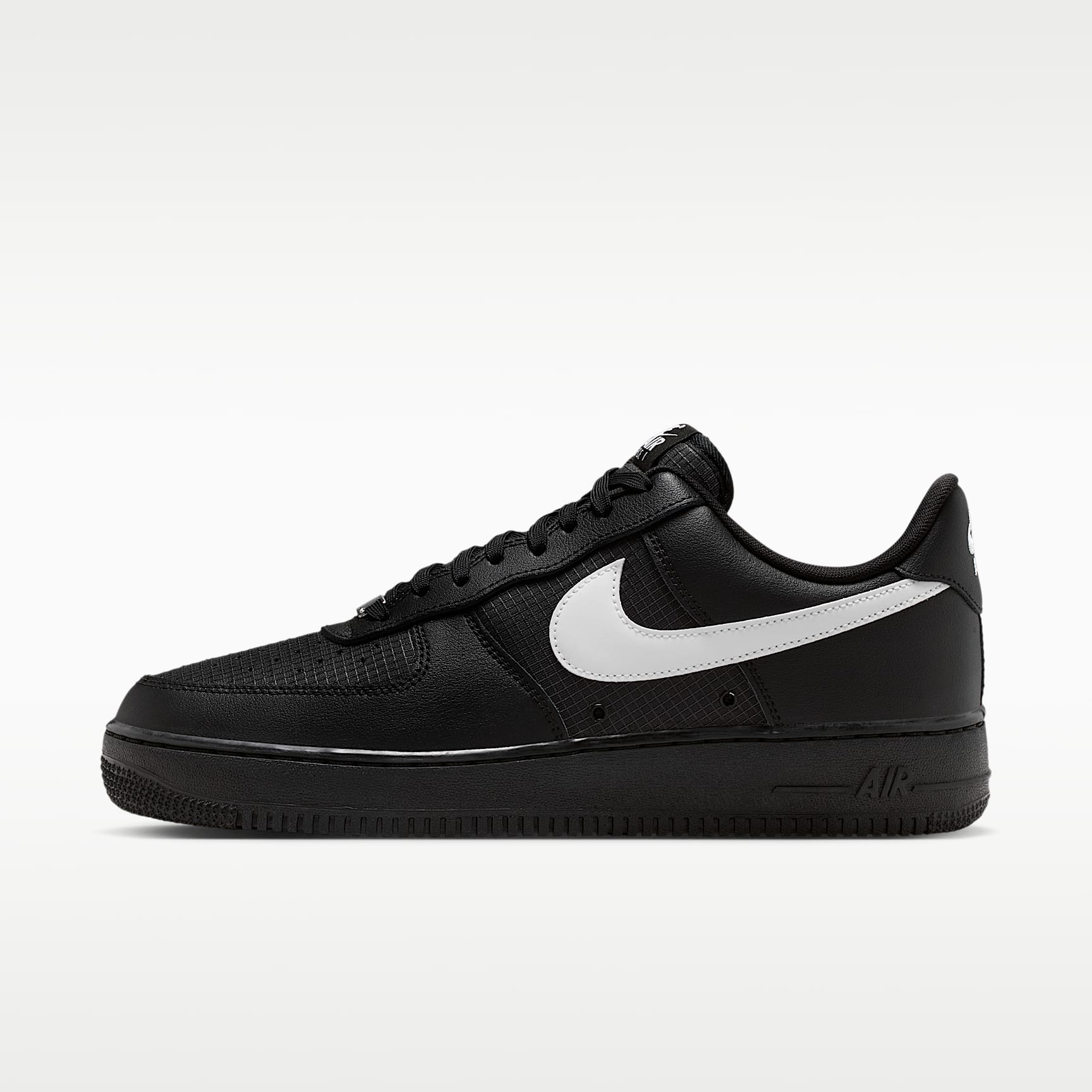 Nike Air Force 1 '07 LV8 Schuh (Herren) – Schwarz/Schwarz/Weiß