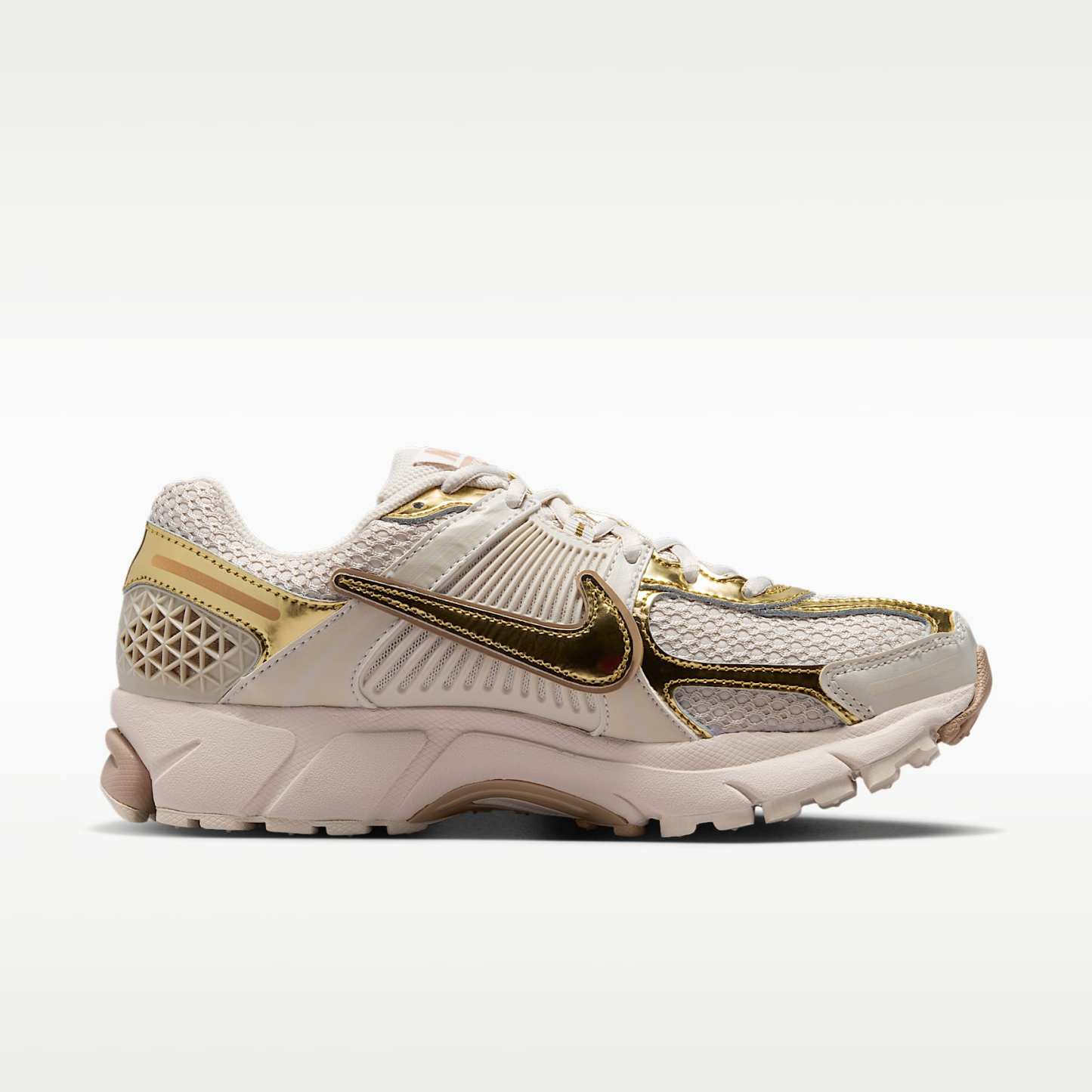 Nike Zoom Vomero 5 Schuh (Damen) – Light Orewood Brown/Hemp/Phantom/Metallic Gold