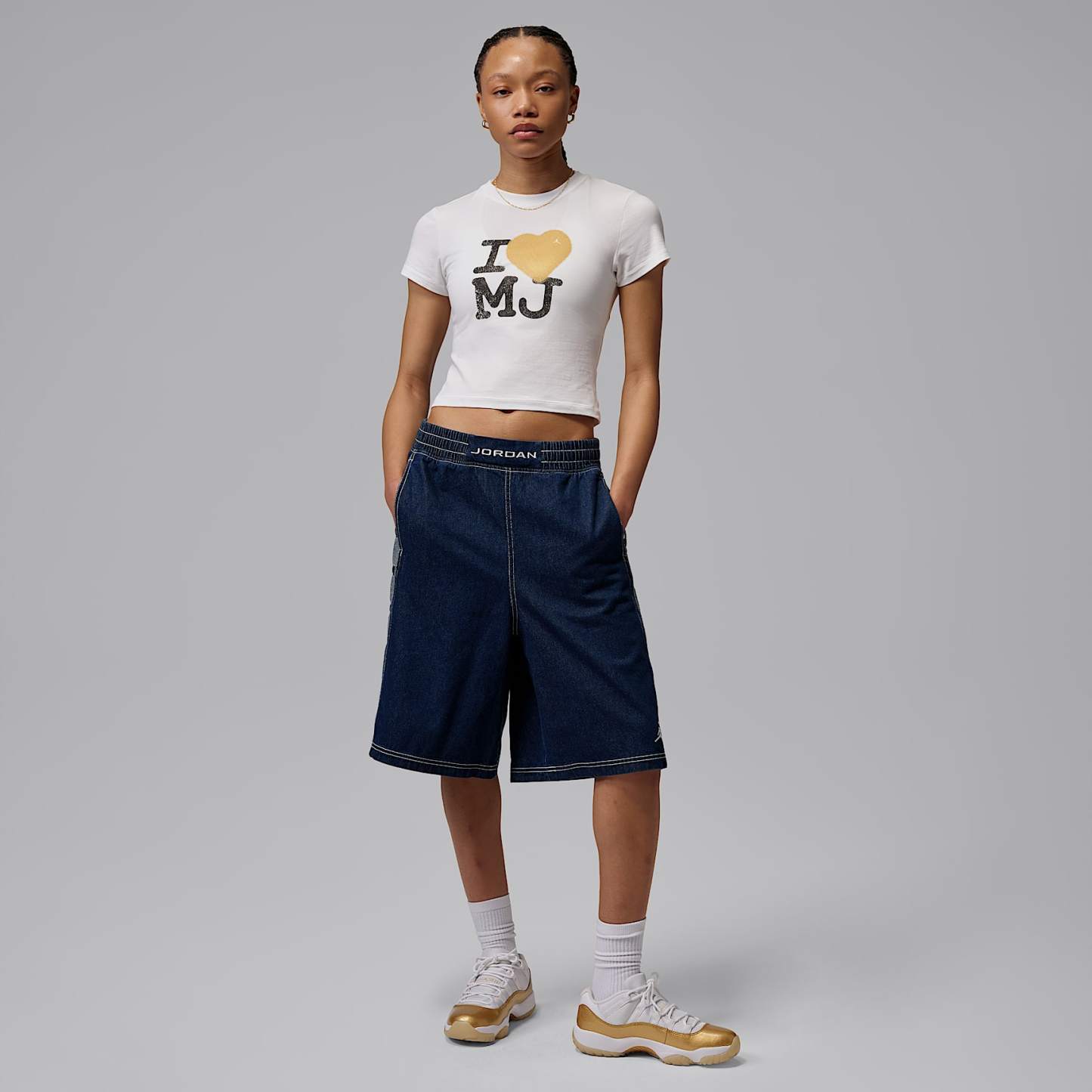Air Jordan 11 Low "Mother's Day" Schuh (Damen) – Weiß/Team Gold/Metallic Gold