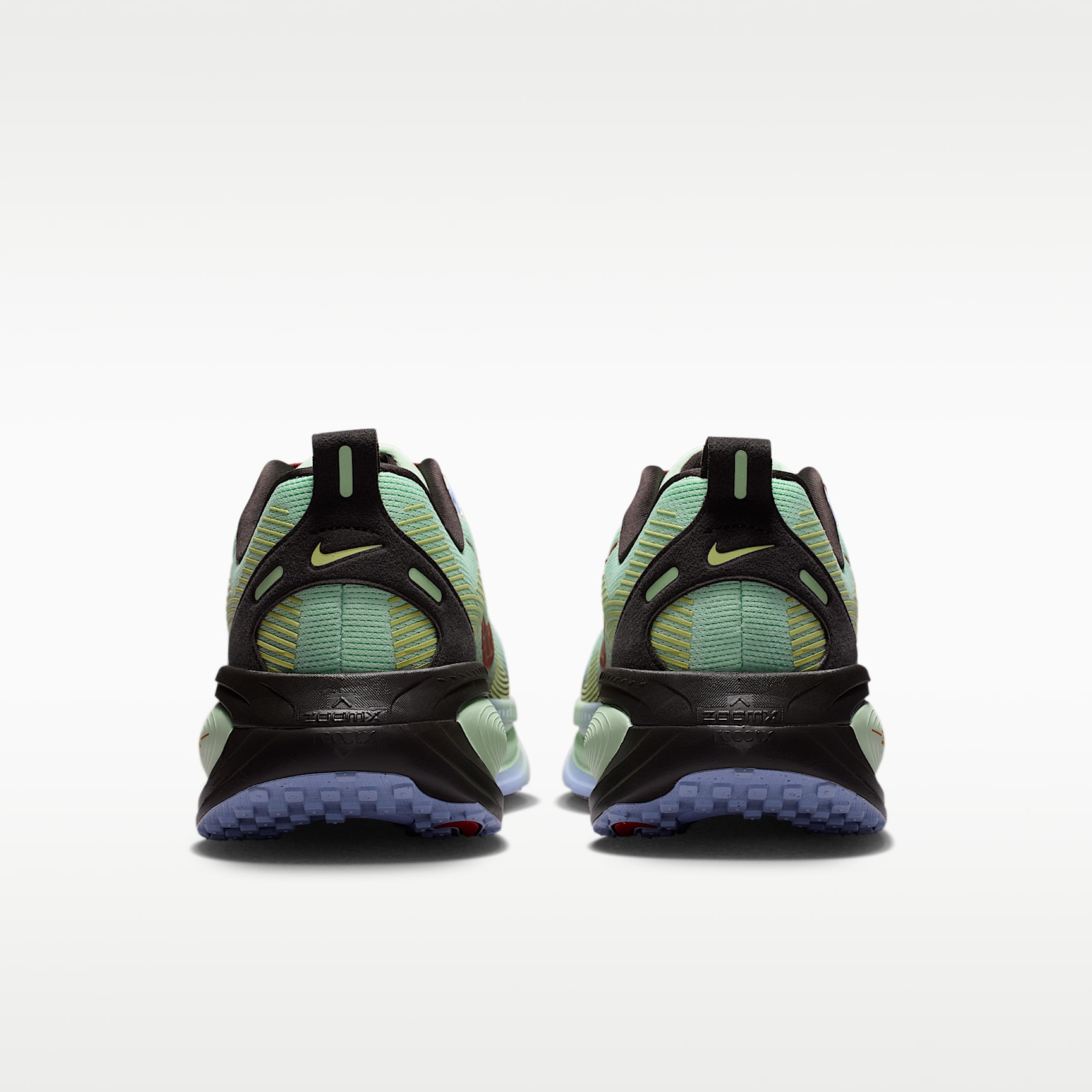 Nike Vomero 18 SE Straßenlaufschuh (Herren) – Frosted Spruce/Tar/Purple Fade/Rugged Orange