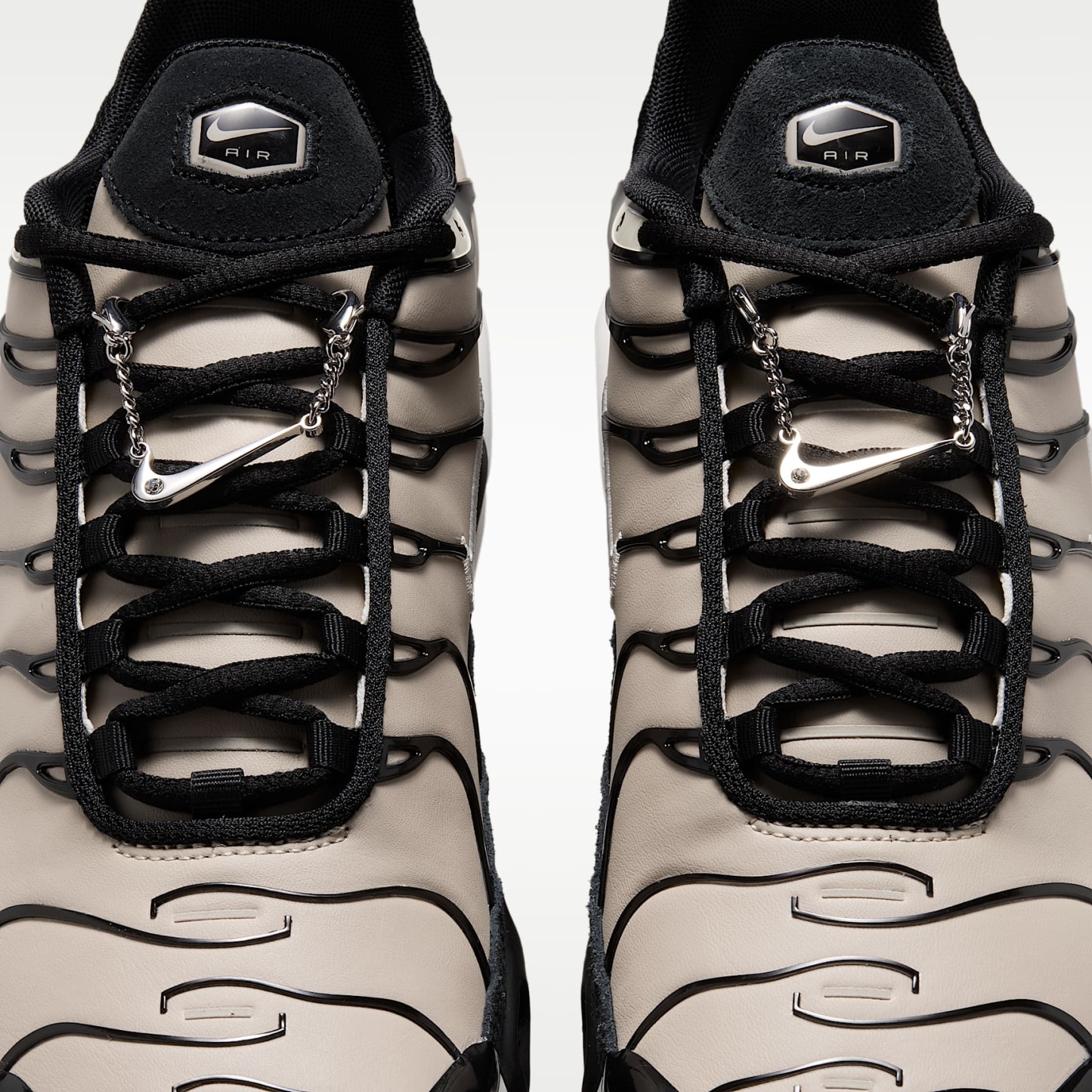 Nike Air Max Plus Schuh (Damen) – Cream II/Summit White/Schwarz