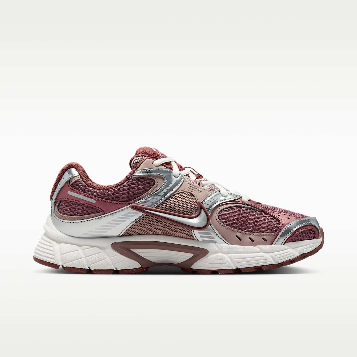 Nike V5 RNR Schuh mit reflektierenden Akzenten (Damen) – Smokey Mauve/Red Sepia/Malt/Metallic Silver