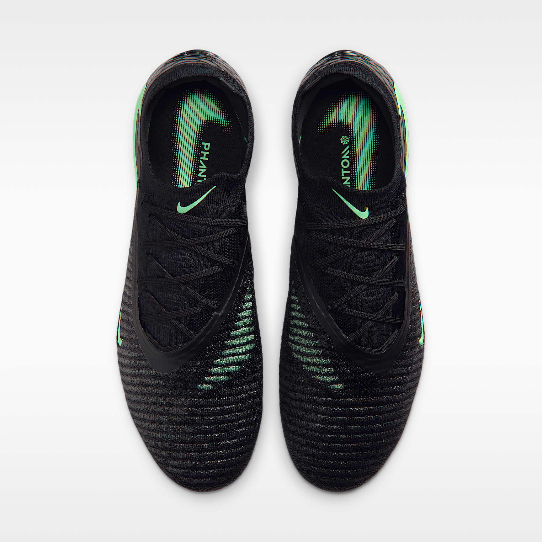 Nike Phantom 6 Low Elite Fußballschuh für weichen Rasen – Schwarz/Schwarz/Illusion Green