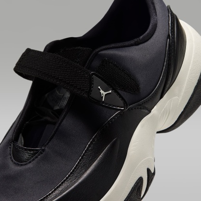 Jordan Pointe Schuh (Damen) – Schwarz/Sail