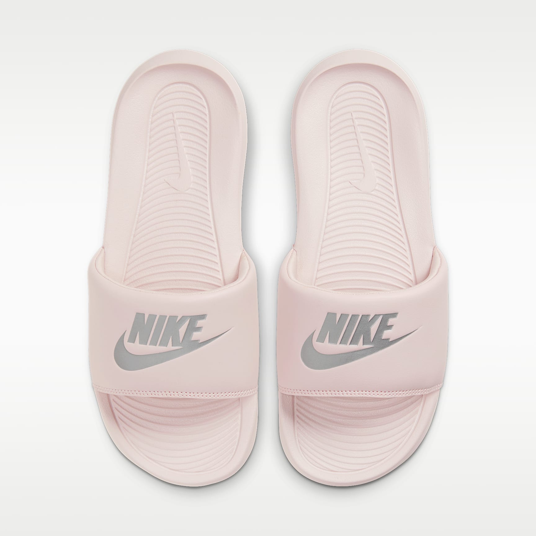 Nike Victori One Damen-Badeslipper – Barely Rose/Barely Rose/Metallic Silver