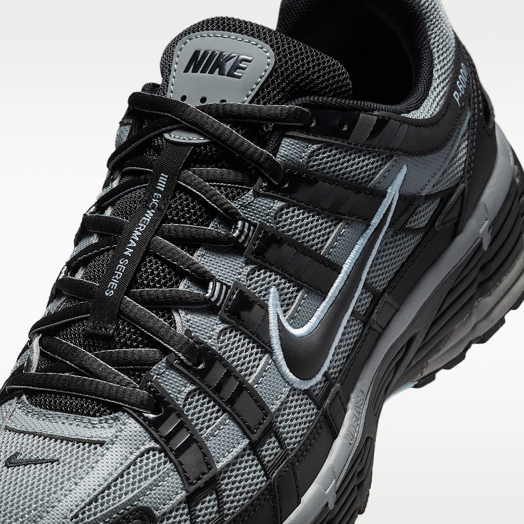 Nike P-6000 Tech Schuh für Herren – Schwarz/Cool Grey/Celestine Blue/Schwarz