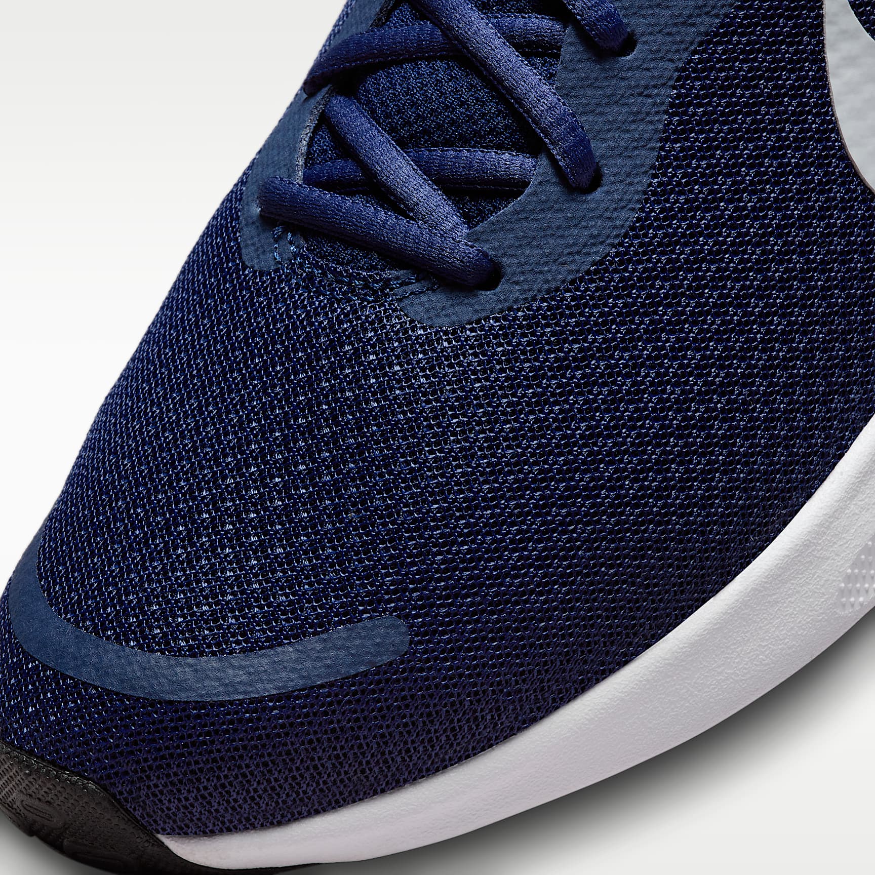 Nike Revolution 7 Straßenlaufschuh für Herren – Midnight Navy/Schwarz/Weiß/Pure Platinum