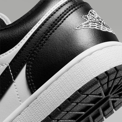 Air Jordan 1 Low Damenschuh – Weiß/Weiß/Schwarz