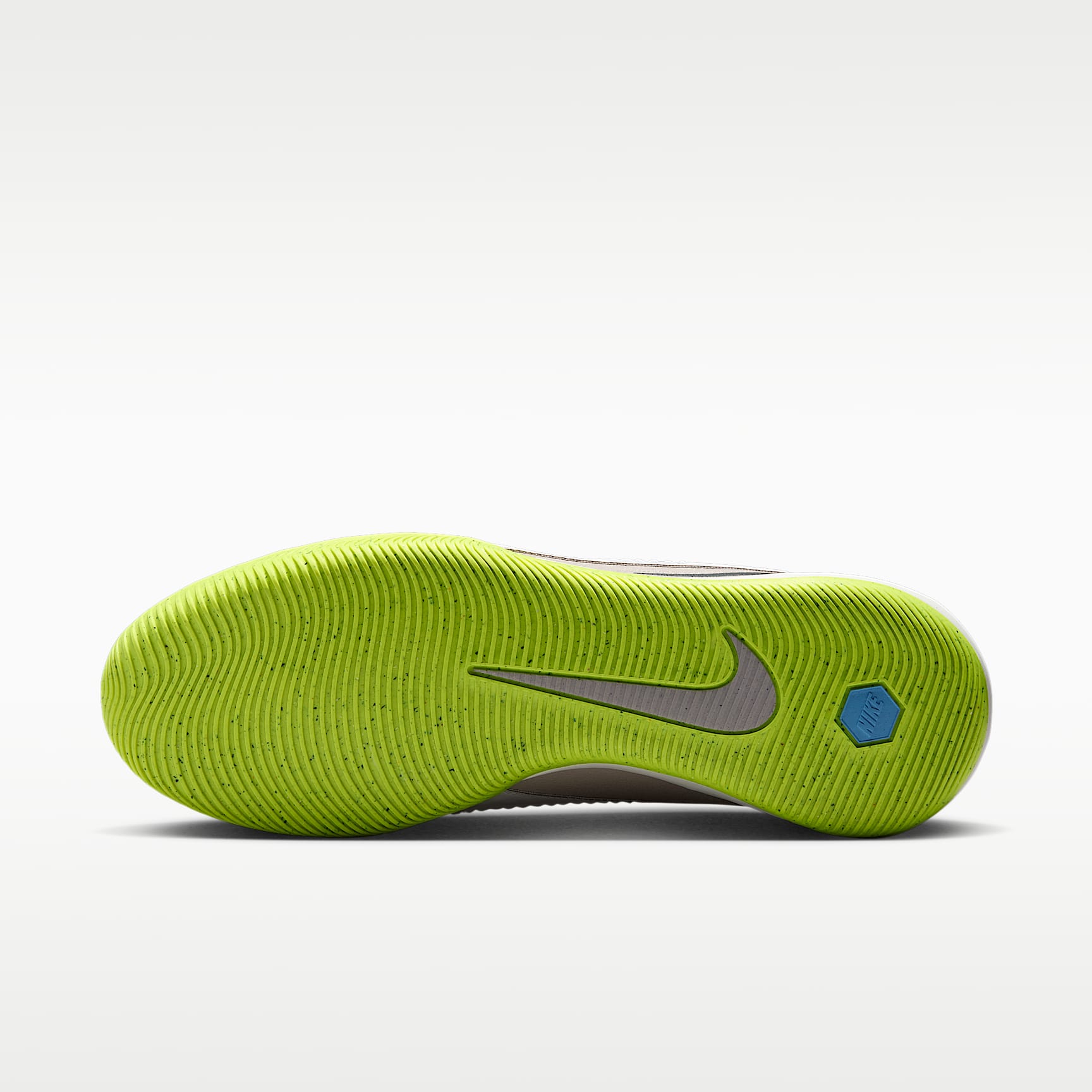 Nike Phantom 6 Low Academy Fußballschuh für Hallen- und Hartplätze – Moon Particle/Lemon Venom/Schwarz