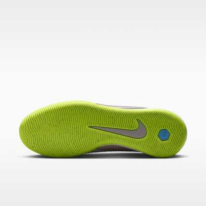 Nike Phantom 6 Low Academy Fußballschuh für Hallen- und Hartplätze – Moon Particle/Lemon Venom/Schwarz