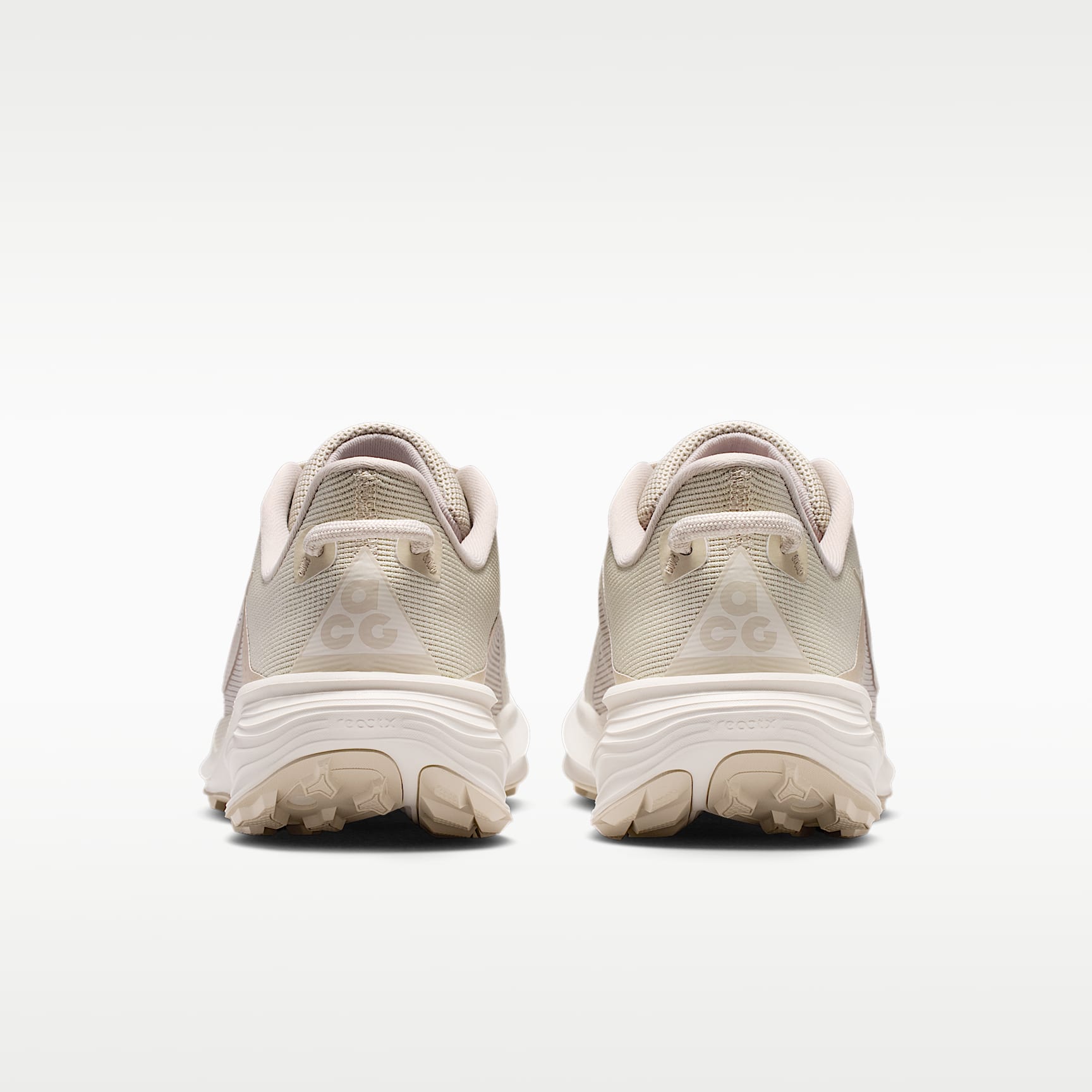Nike ACG Pegasus Trail Traillaufschuh (Damen) – Cream II/Light Orewood Brown/Safety Orange/Cream II